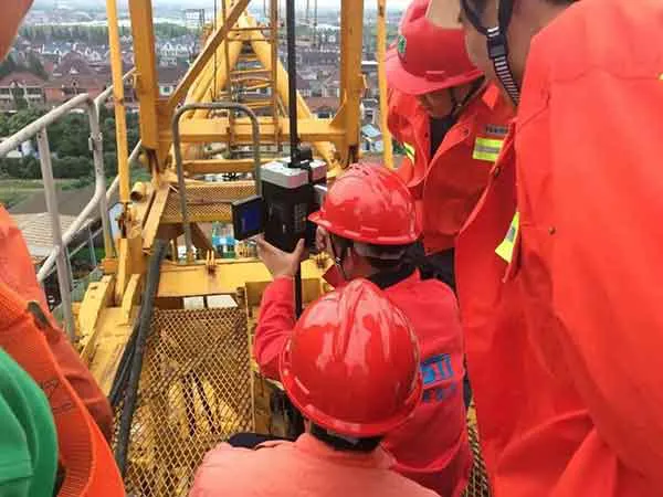 &emsp;TST钢丝绳探伤（携带）系统